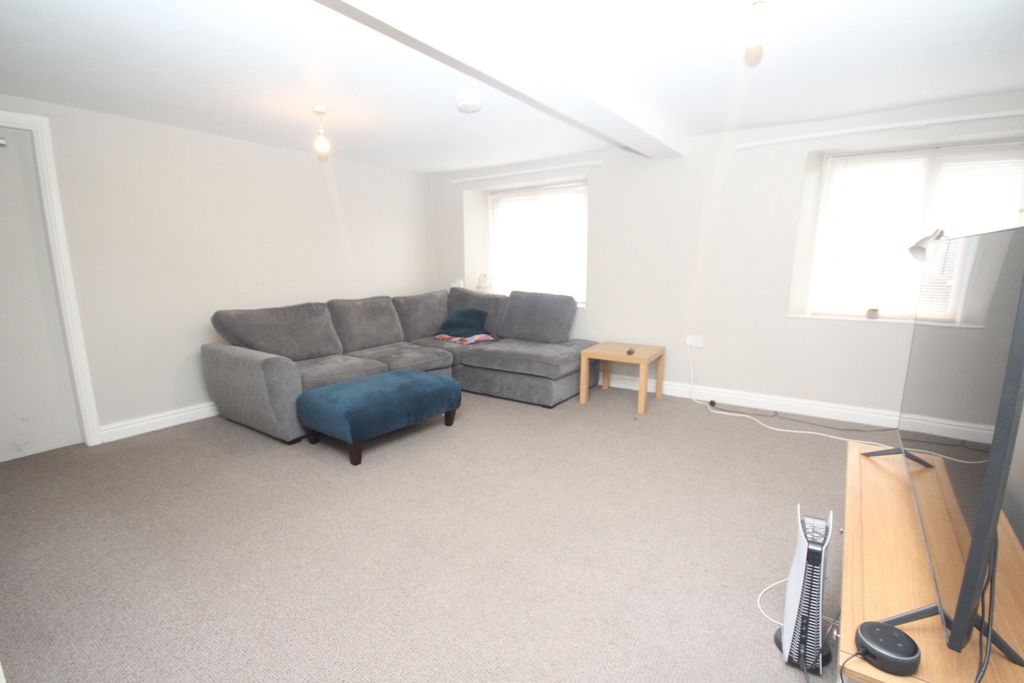 Property photo 2 of 9 Lounge