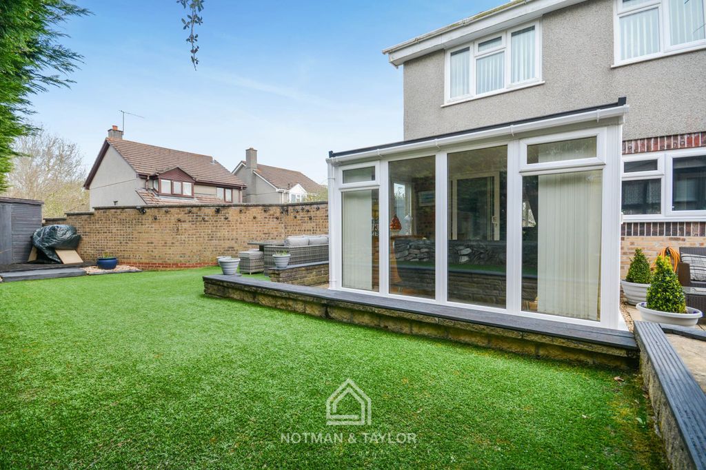 Property photo 3 of 37