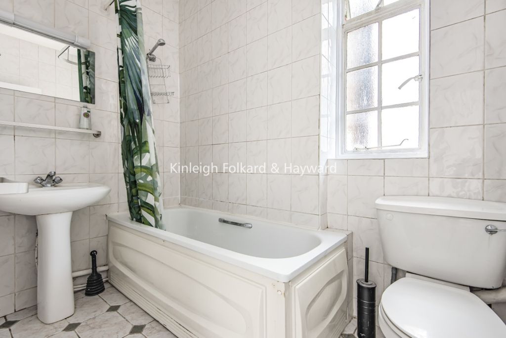 Property photo 3 of 6 Da497660-c093-4825-B