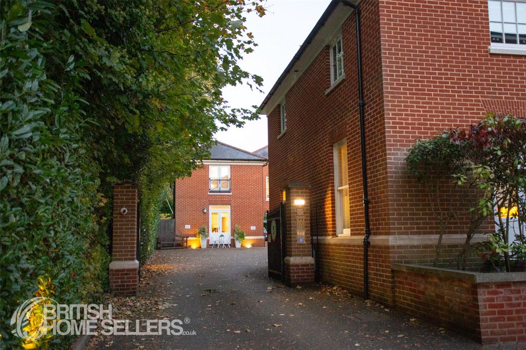 Property photo 1 of 14 Picture No. 16