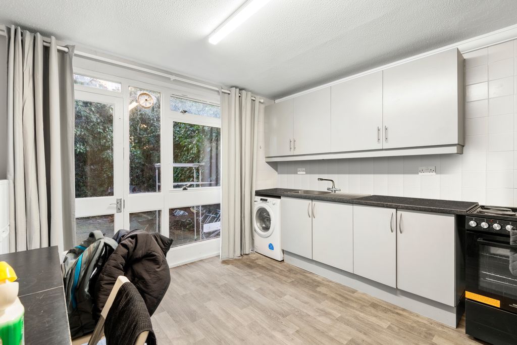 Property photo 2 of 8 2