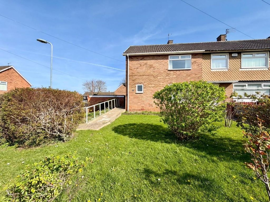 Property photo 2 of 8 External