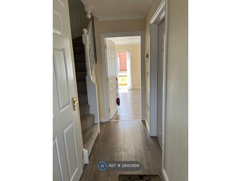 Property photo 2 of 17 Hall