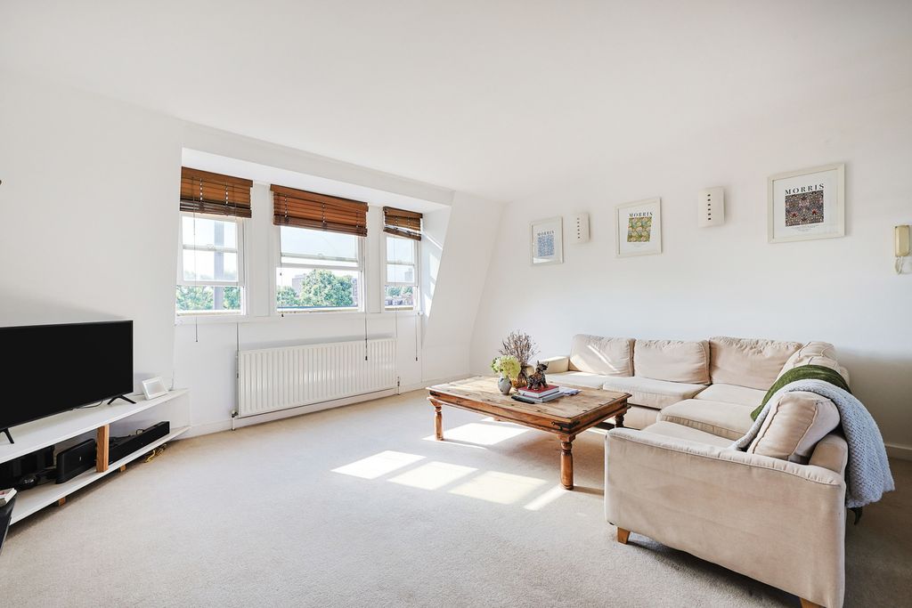 Property photo 1 of 11 Reception Room