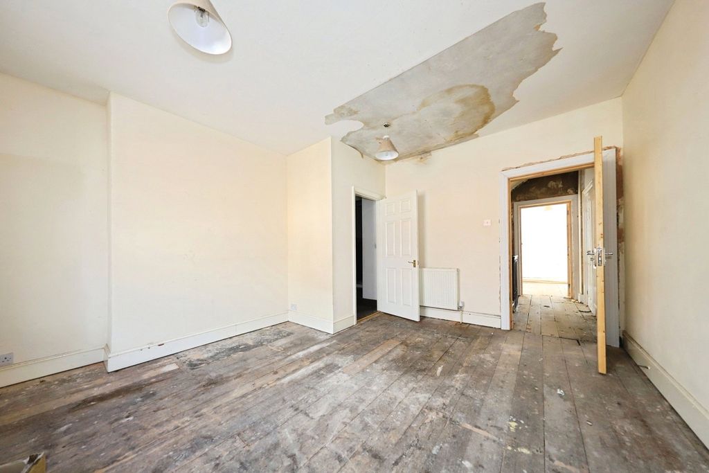 Property photo 3 of 17 Picture No. 21