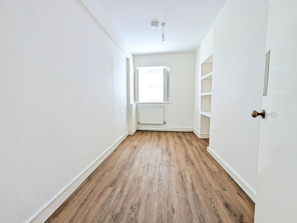 Property photo 2 of 8 Image