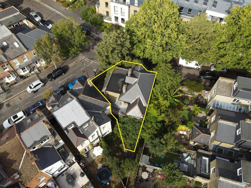 Property photo 3 of 7 Main Beye2.Jpg