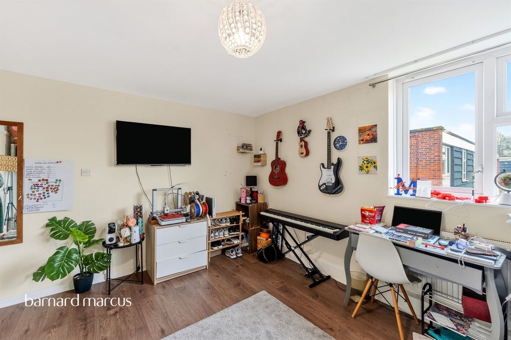 Property photo 2 of 8