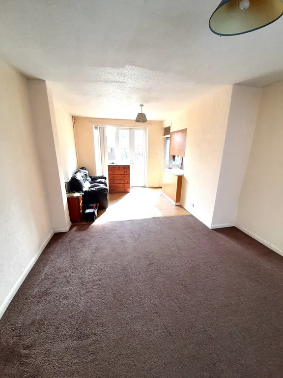 House in London, London Borough of Hillingdon - More