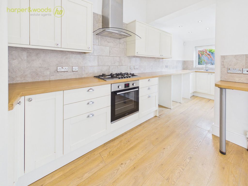 Property photo 2 of 33