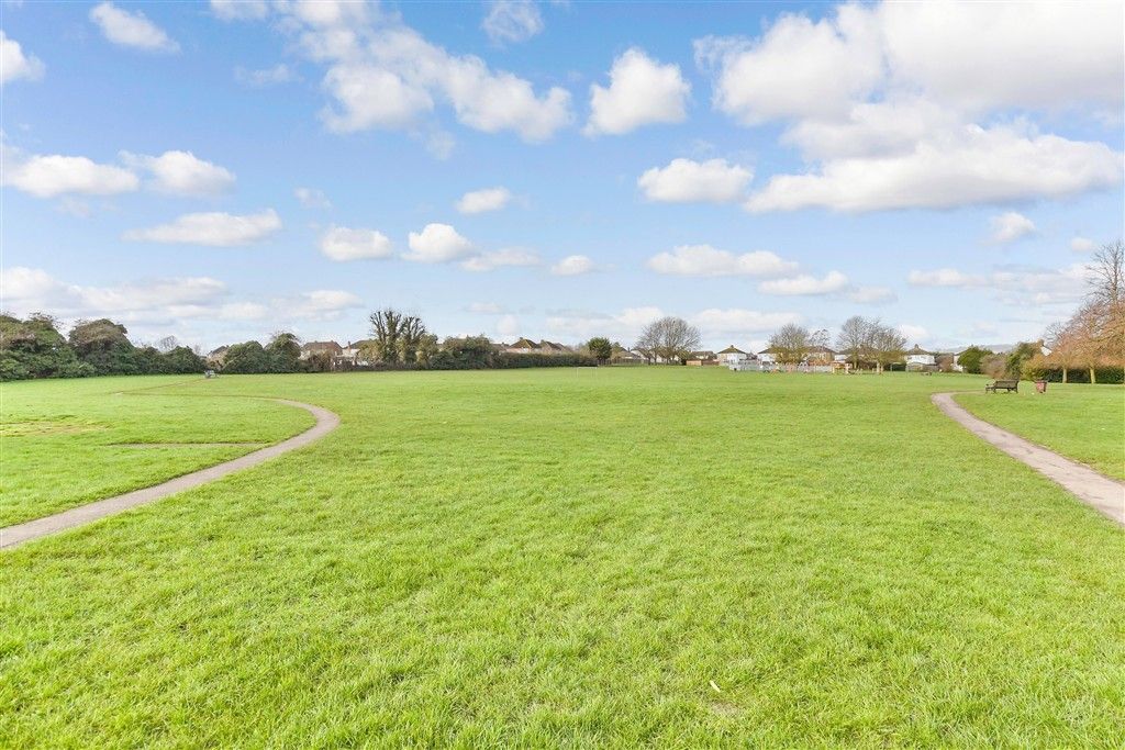 Property photo 1 of 10 Surrounding Area