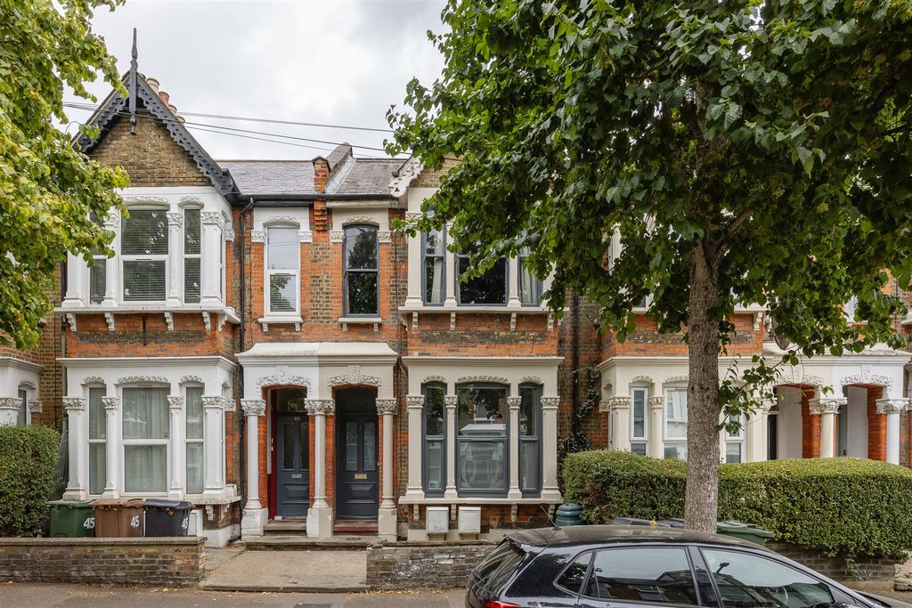 Property photo 1 of 26 Cleveland Park Avenue, E17