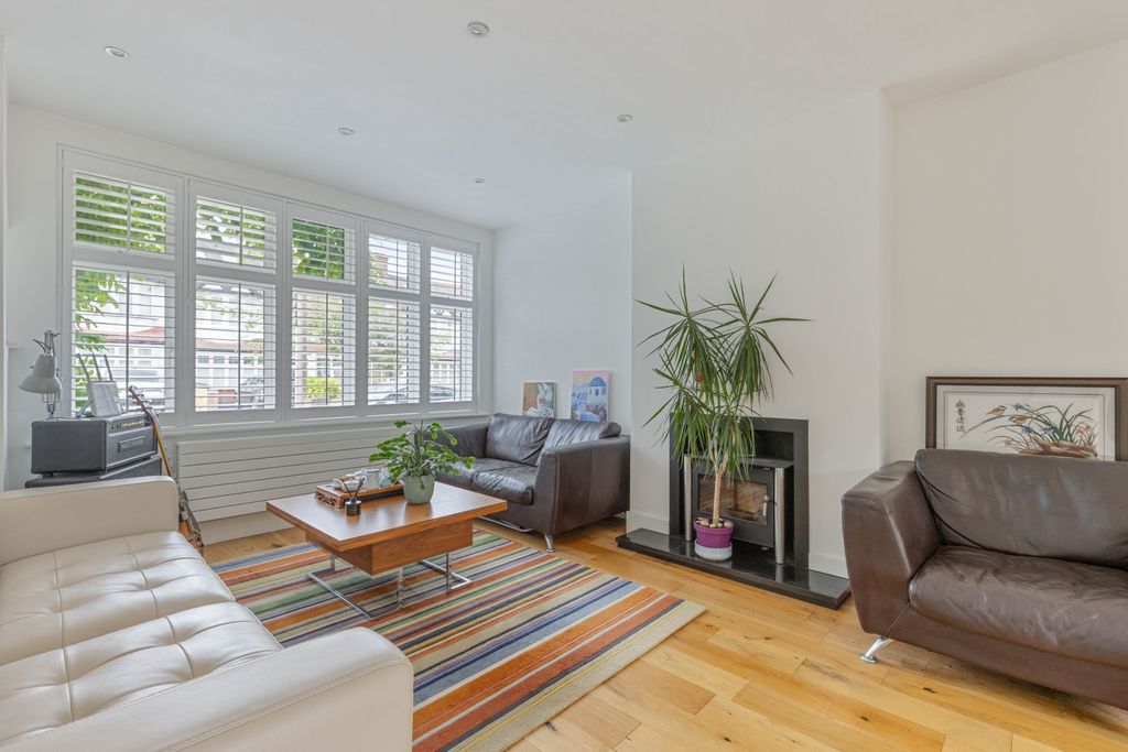 Property photo 3 of 18 918A9821