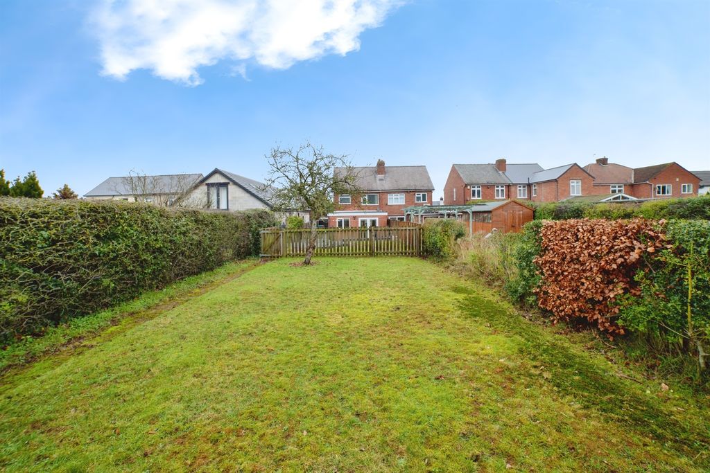 Property photo 2 of 27