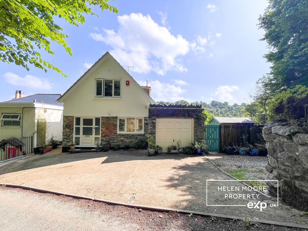 Property photo 2 of 42