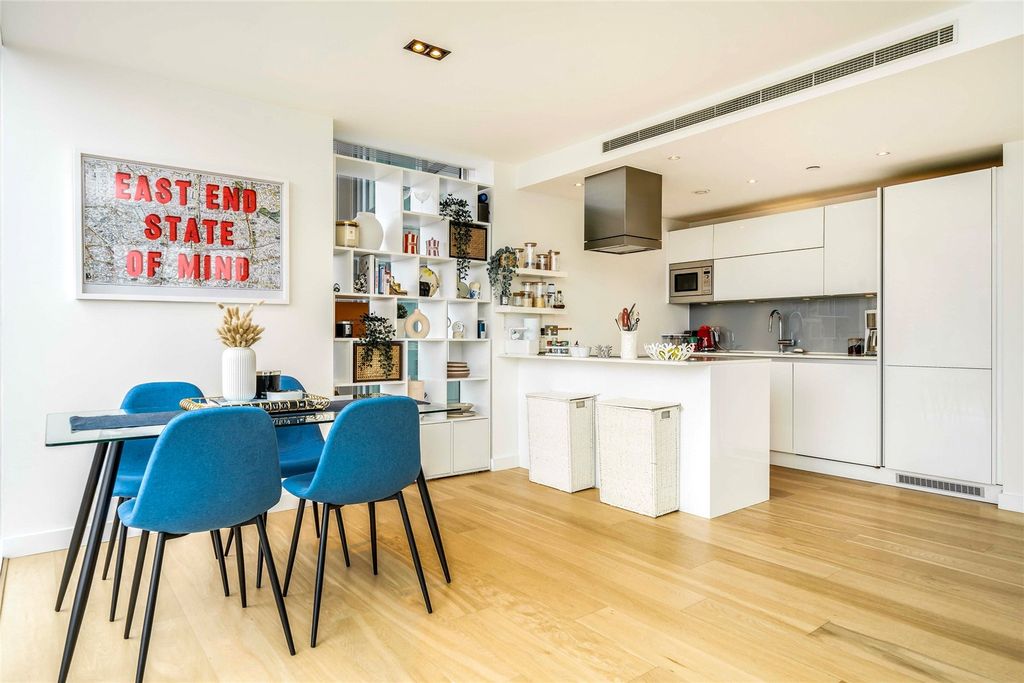 Property photo 2 of 10 Kitchen &amp; Diner