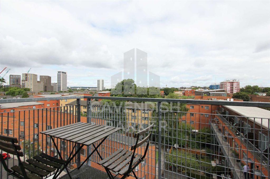 Property photo 2 of 8