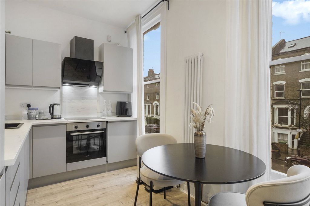 Property photo 2 of 15 Picture No. 08