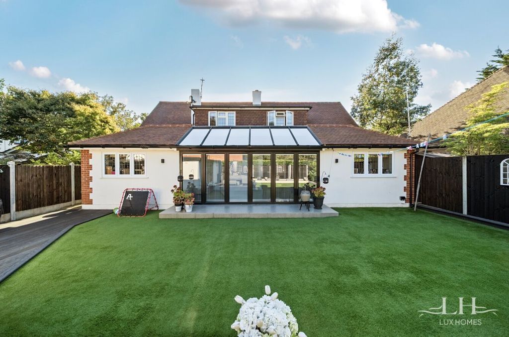 Property photo 1 of 21