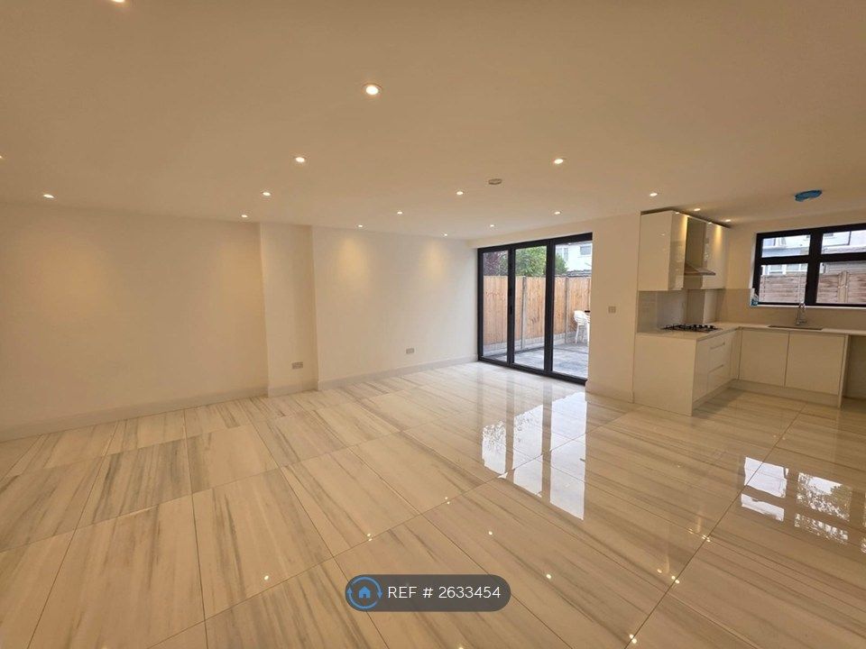 Property photo 2 of 8 Dining