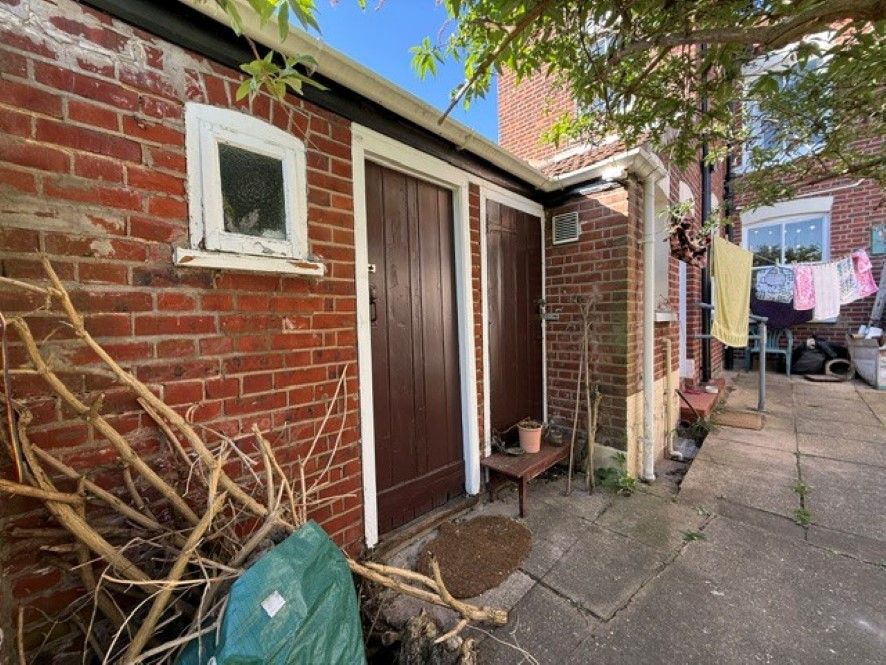 Property photo 3 of 11