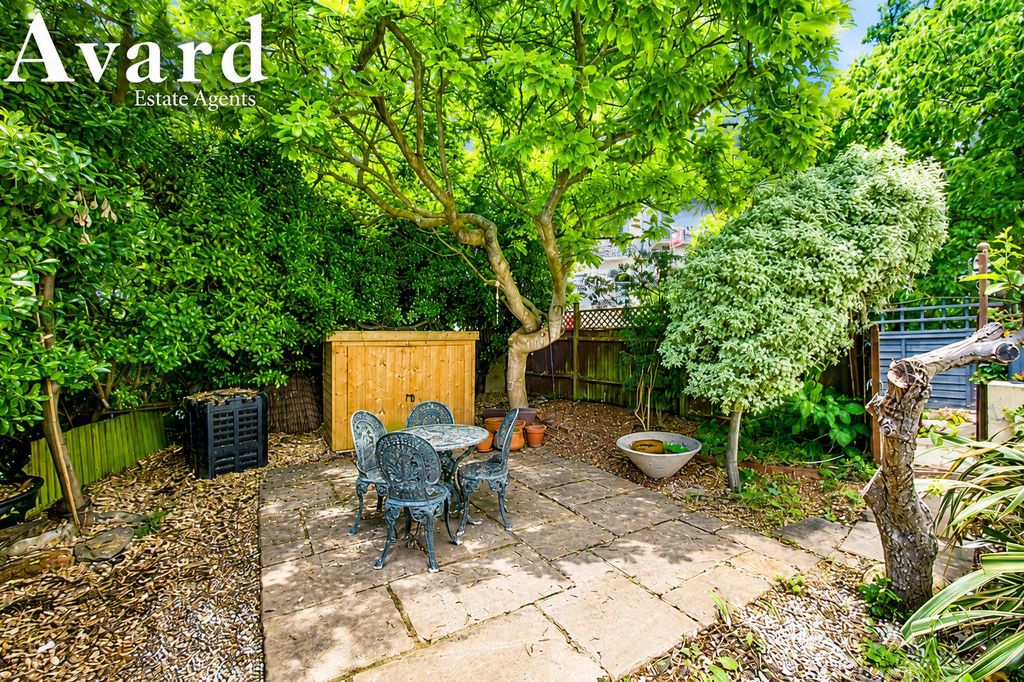 Property photo 2 of 21 645.Png