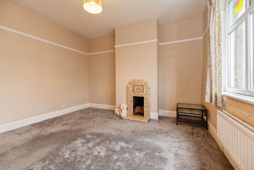Property photo 3 of 14 Pbox-Img.Jpg