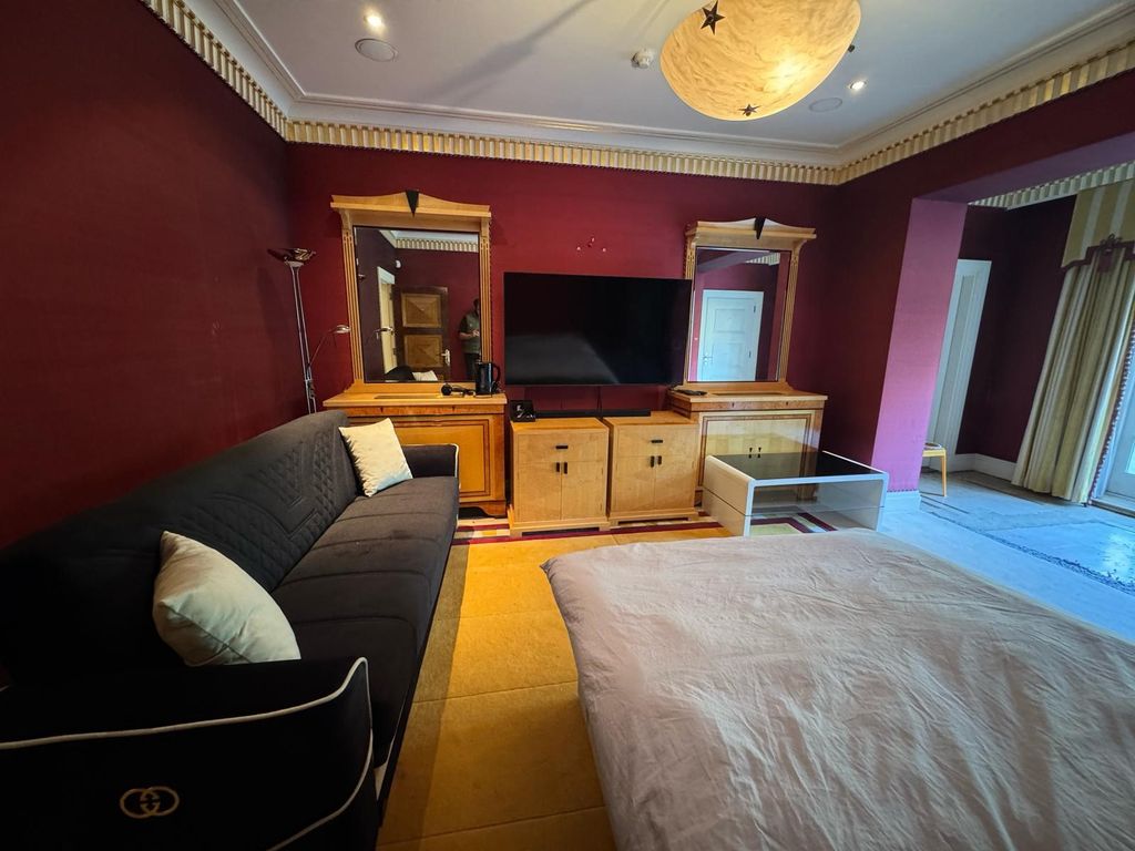 Property photo 3 of 3