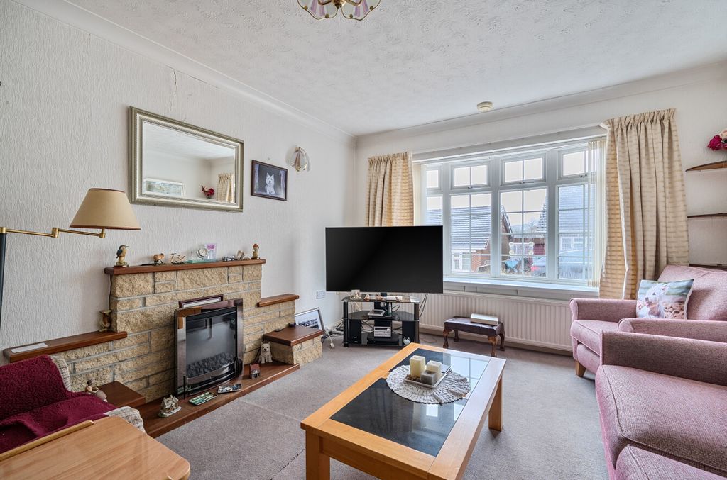 Property photo 2 of 20 1393835-4-694422F...