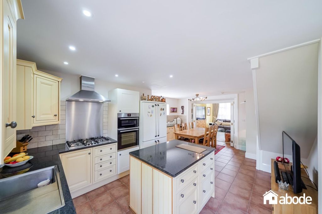Property photo 2 of 28 Dsc04568-Hdr.Jpg