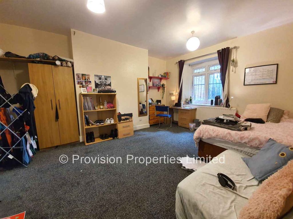 Property photo 3 of 8 Photo