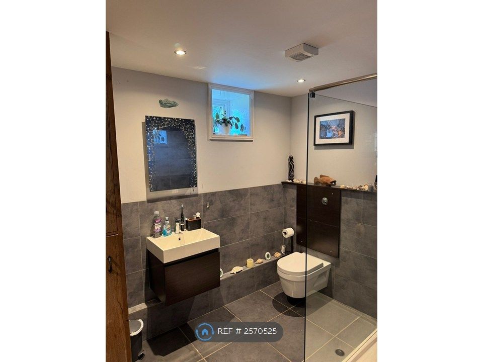 Property photo 2 of 13 Bathroom