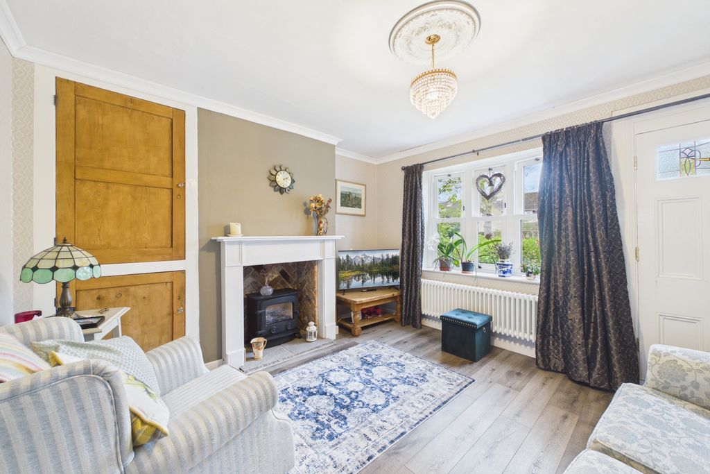 Property photo 2 of 15 Biscuit Cottage - Lounge