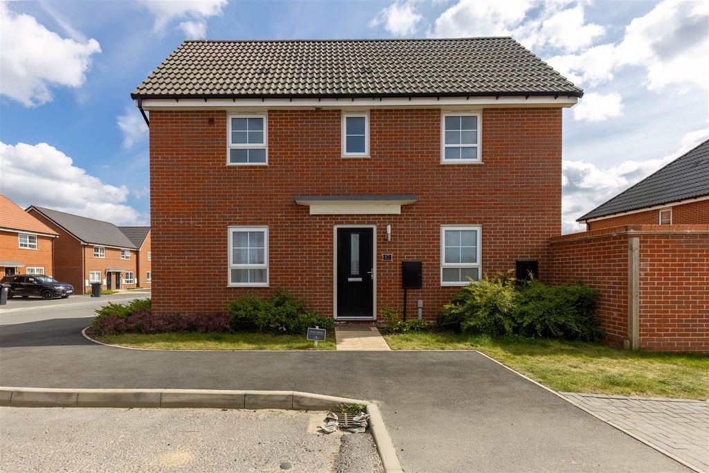 Property photo 1 of 13 Front Aspect