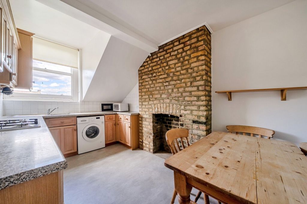 Property photo 2 of 11 Picture No. 12