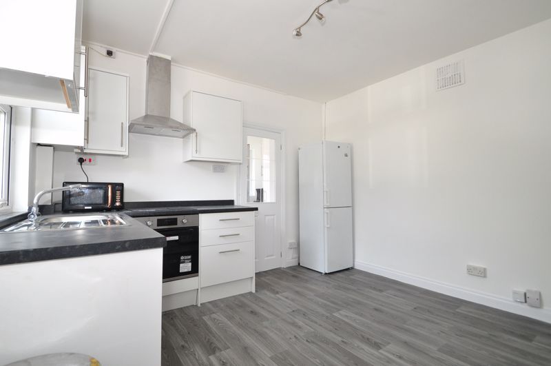 Property photo 2 of 8 Photo 6