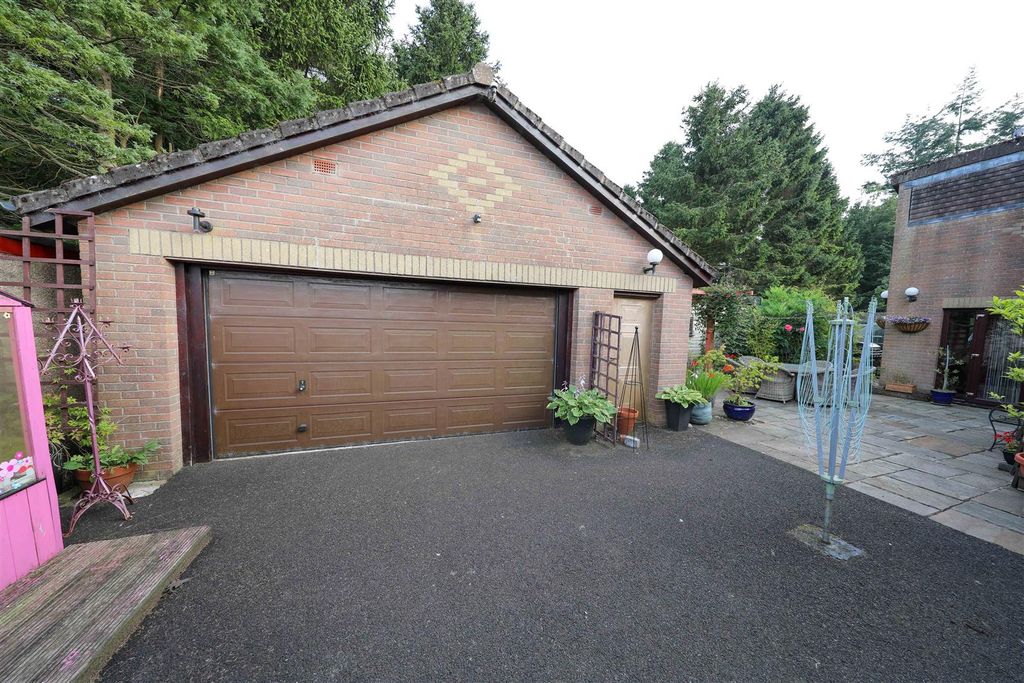 Property photo 2 of 34 B
