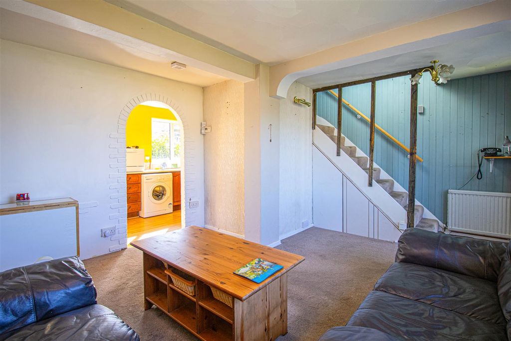 Property photo 3 of 10 Reception