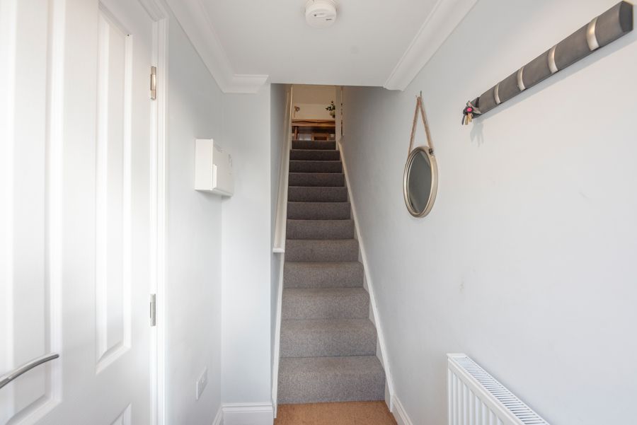 Property photo 2 of 16 10 Acorn Close-6