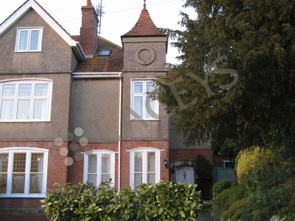 Property photo 1 of 7 6 West Park