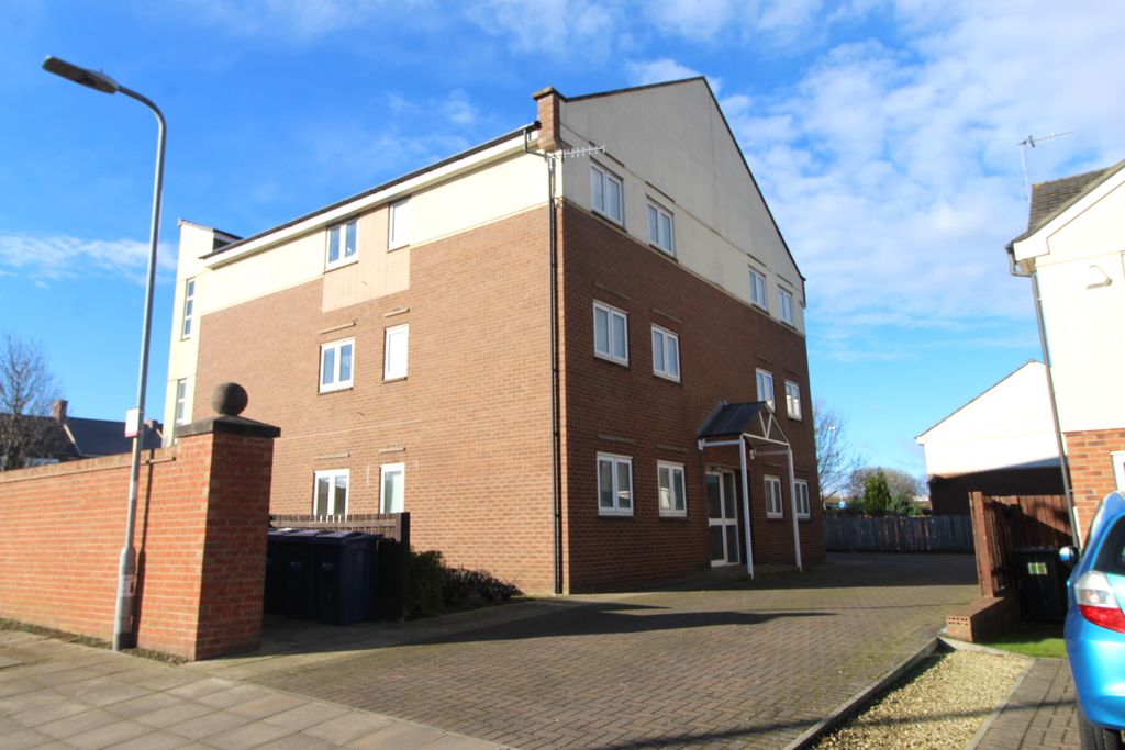 Property photo 1 of 9 External