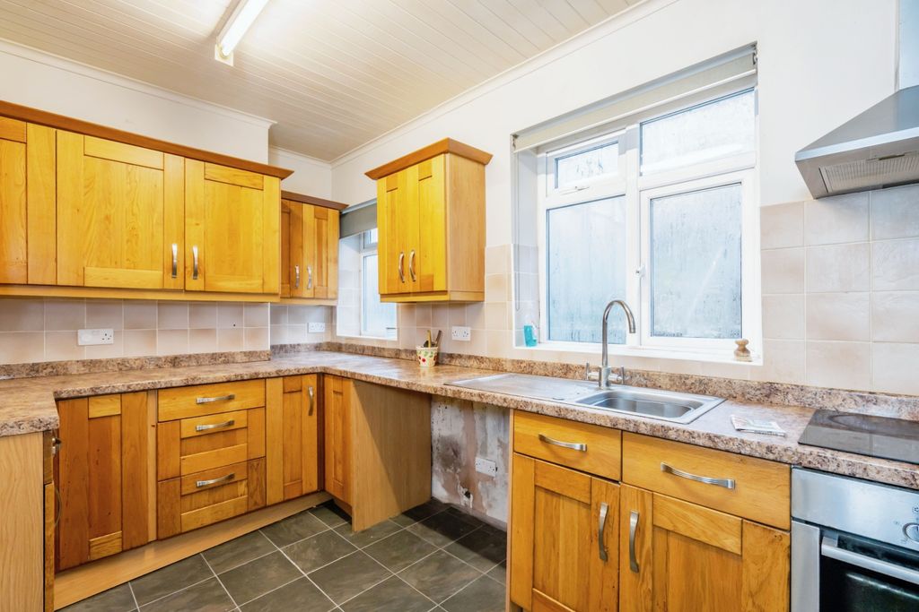 Property photo 3 of 15 Kitchen/Diner