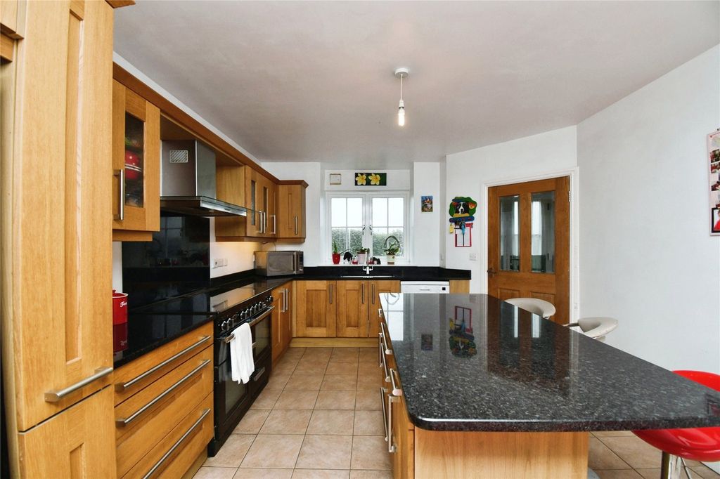 Property photo 2 of 12 Picture No. 05