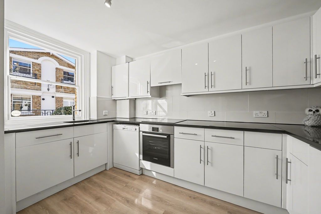 Property photo 3 of 10 Photo 11