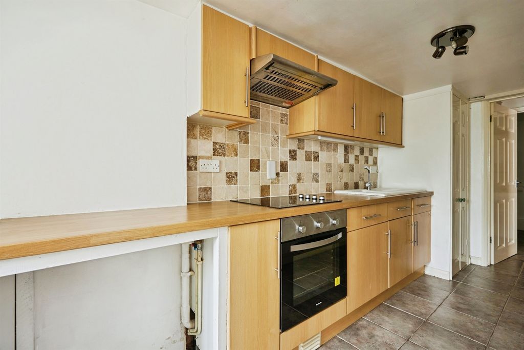 Property photo 3 of 9