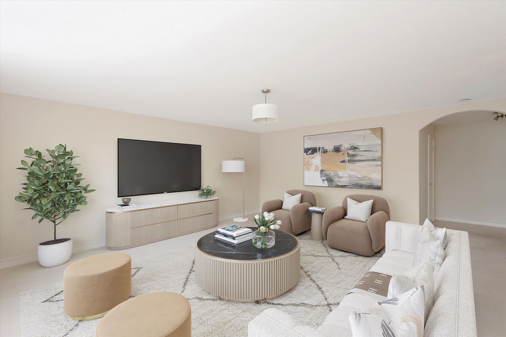 Property photo 1 of 18 Image