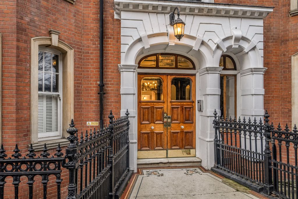 Property photo 2 of 21 Front Entrance