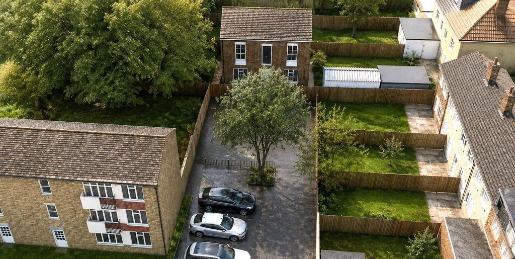 Property photo 1 of 3