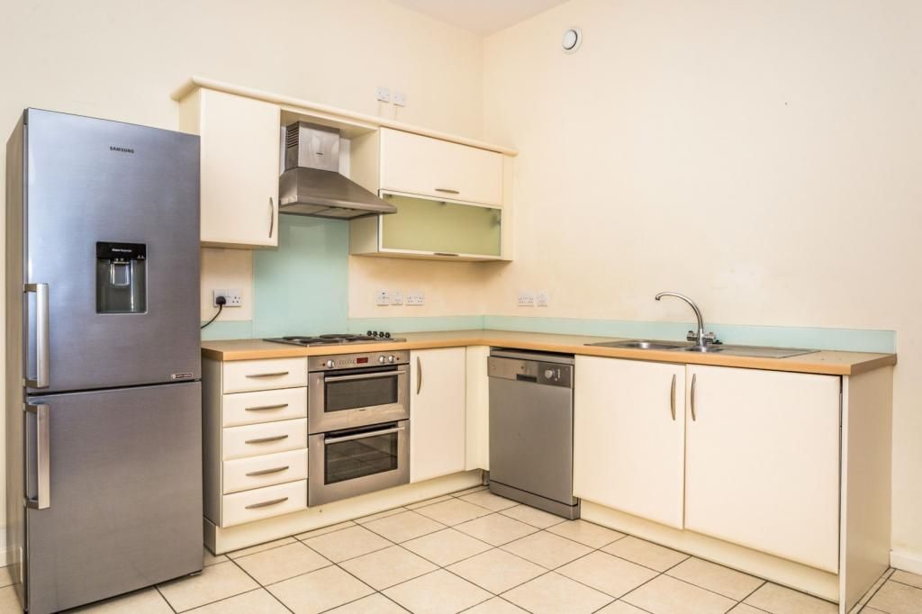 Property photo 3 of 9 Fitted Units