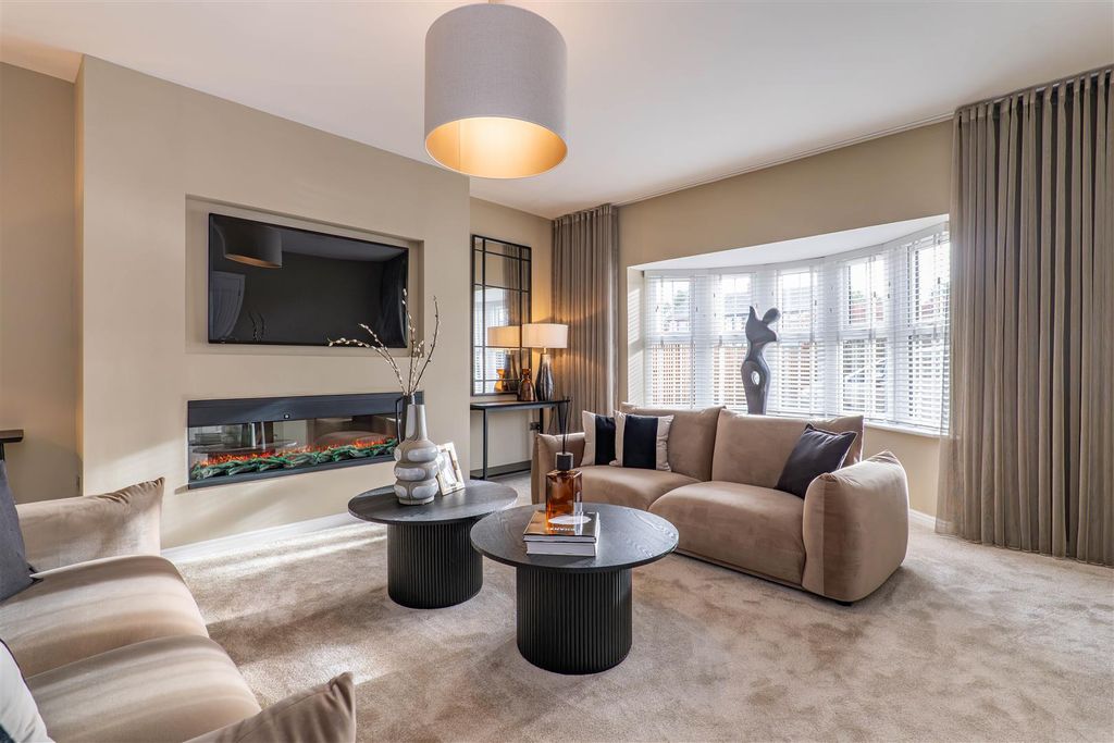 Property photo 2 of 43 Lounge